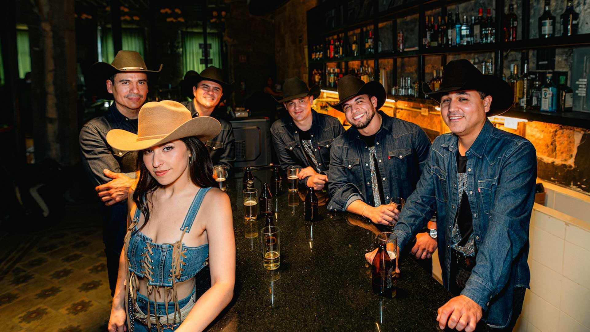 Sofi Saar y Grupo Costumbre presentan “Cuanto Te Amo”, un clásico con nueva voz